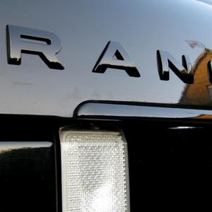 Gloss Black Tailgate Lettering RANGE ROVER P38 ( Curved ) Preview